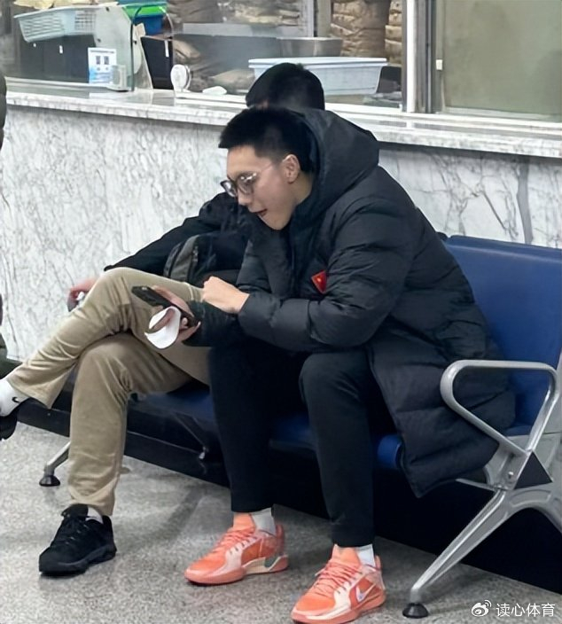 直播入口-广东1喜2忧，上海核心即将归队，山东官宣第4外援，福建1签1裁|古德温|山东队|约翰逊|广东男篮|广东宏远_新浪体育_新浪新闻